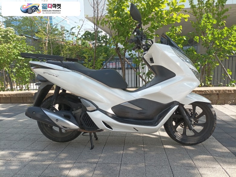 혼다 PCX 125 FI 2018년식 드라이브애드/DA-084/혼다/PCX125 /18년식/1,754km /자체 할부 판매
