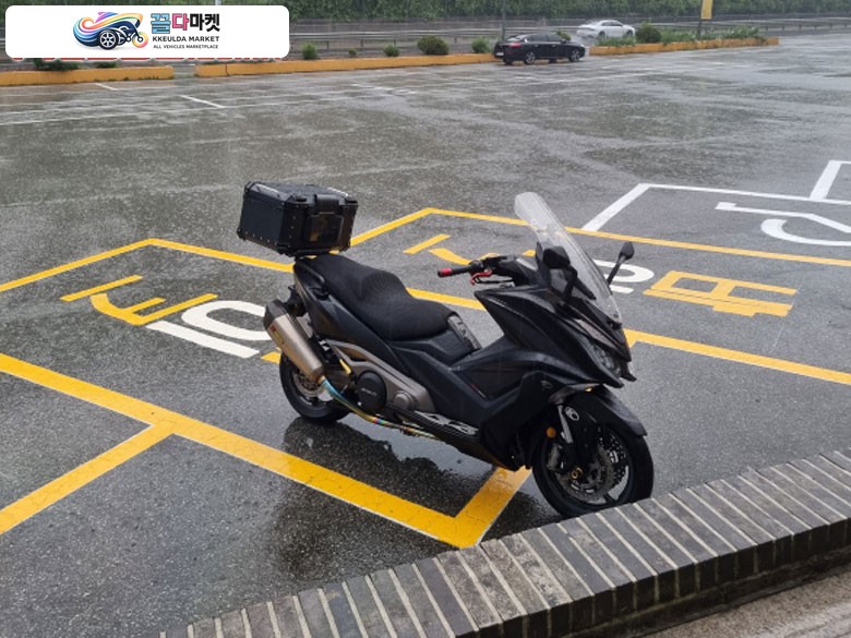 킴코 AK 550 i 2018년식 Ak550i  팝니다