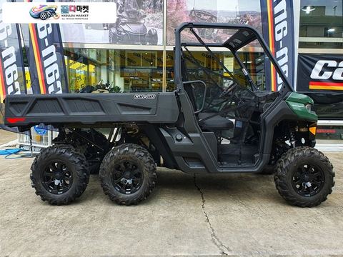 캔암 디펜더 6x6 DPS 2023년식 [NEW 캔암 디펜더 시리즈] 6X6 오프로드의 무한한 기술과 기동성, 뛰어난 적재력과 가장 견고하고 탁월한 주행성능 DEFENDER 6X6 DPS