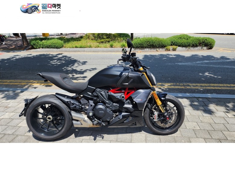 두카티 디아벨 1260 S 2022년식 두가티 디아벨 1260S