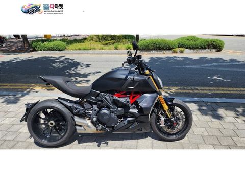 두카티 디아벨 1260 S 2022년식 두가티 디아벨 1260S