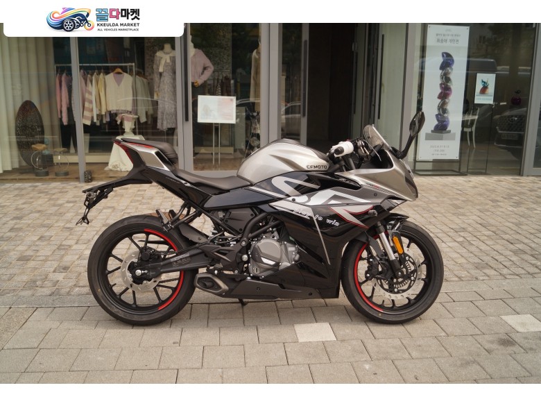 CF모토 300 SR 2023년식 카드무이자 진행드립니다.