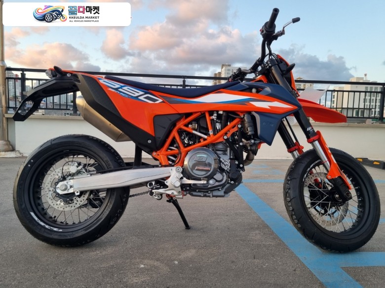 KTM 690 SMC R 2023년식 울산 동구 OK모터뱅크~2023 KTM 듀크690 상품권 100만원 증정행사!핫!핫!클릭!!