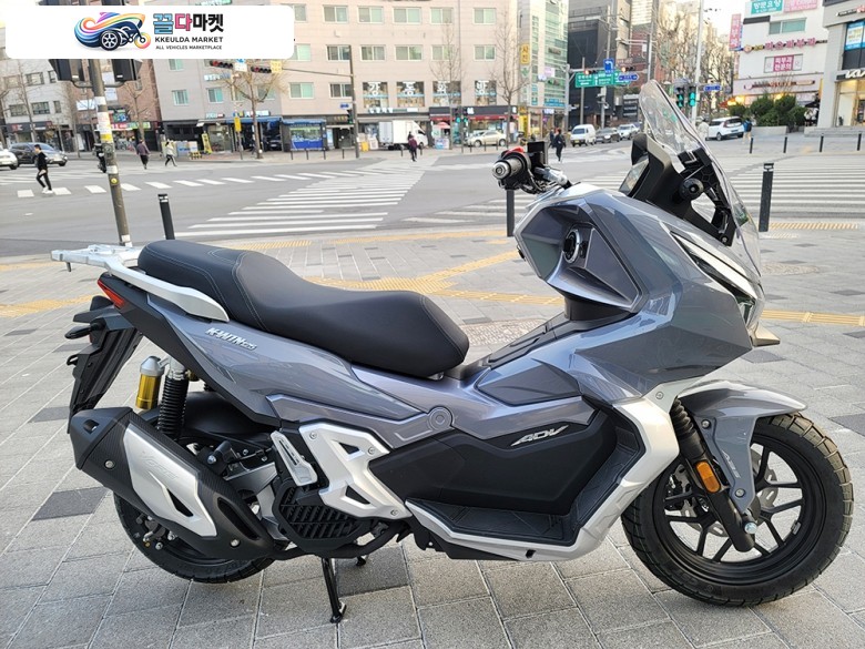 KR/S&T/효성 케이윈 125 2024년식 윈드스크린/폰거치대증정 그레이 24년 신차 (카드무이자 유선상담 최장12~22개월할부!)