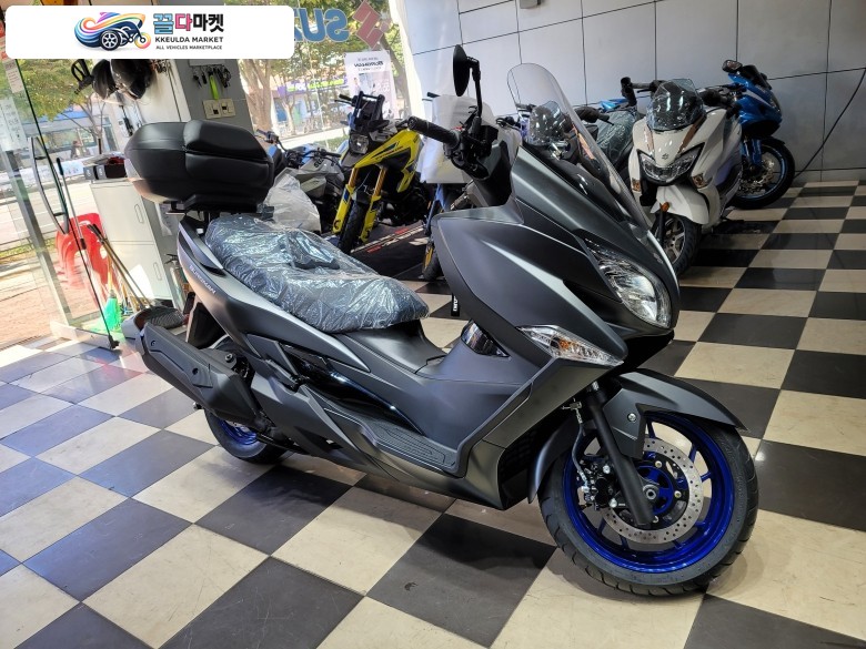 스즈끼 버그만 400 ABS 2025년식 스즈끼 버그만 400 ABS