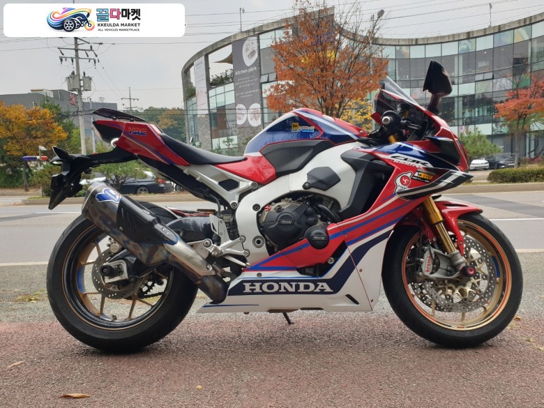혼다 CBR 1000 RR SP 2017년식 혼다 cbr1000rr sp  적은주행거리 판매합니다
