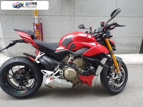 두카티 스트리트파이터 V4 S 2020년식 두카티 스파 V4s 팝니다.