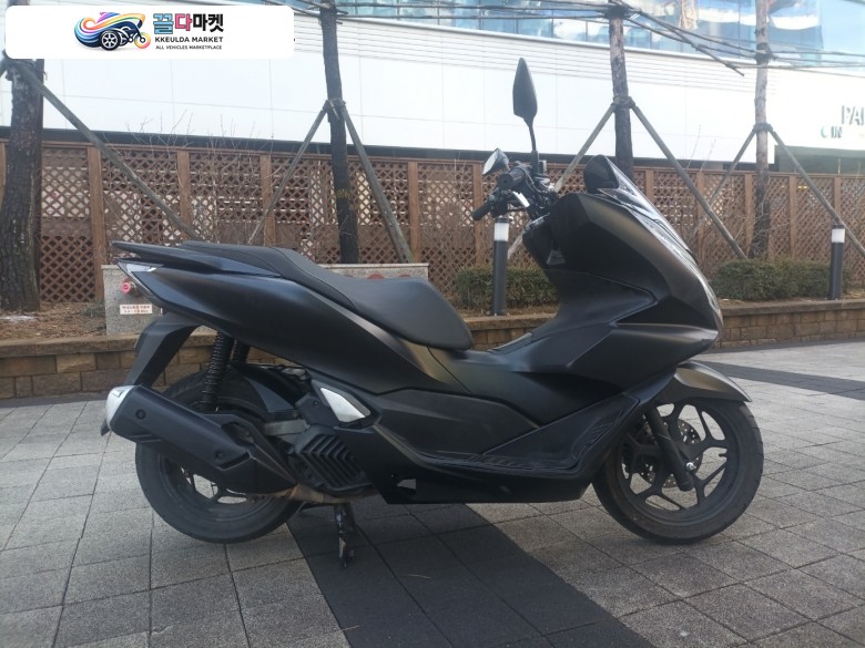 혼다 PCX 125 CBS 2021년식 드라이브애드/DB-005/ 혼다 / PCX CBS /21년식/ 86,000km /자체 할부 판매