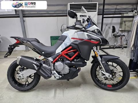 두카티 멀티스트라다 950 S 2021년식 [제이앤제이]멀티스트라다 950S GP화이트 미등록신차 판매합니다