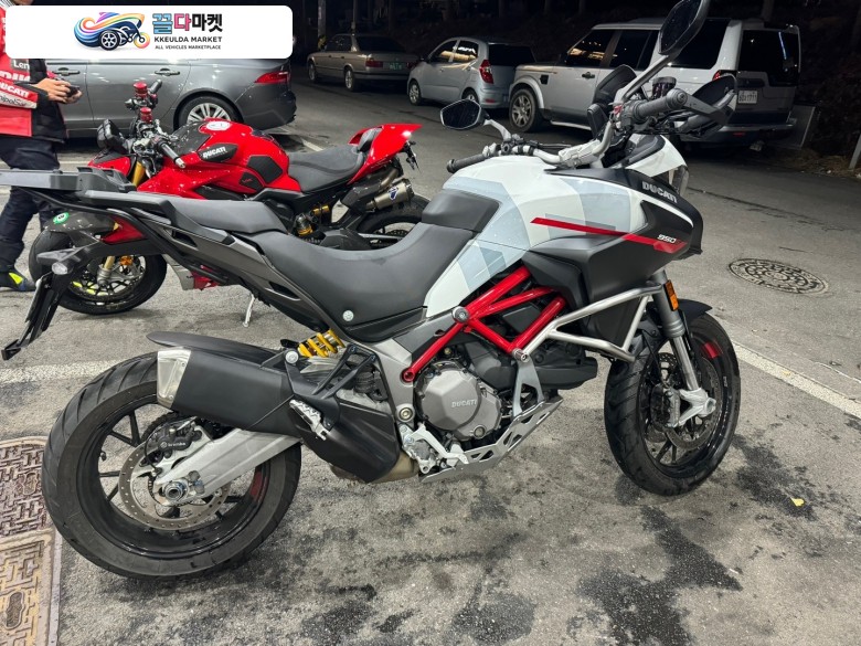 두카티 멀티스트라다 950 S 2022년식 두카티 멀티스트라다 950S (22년 10월 출고차량) 가격다운 급처합니다