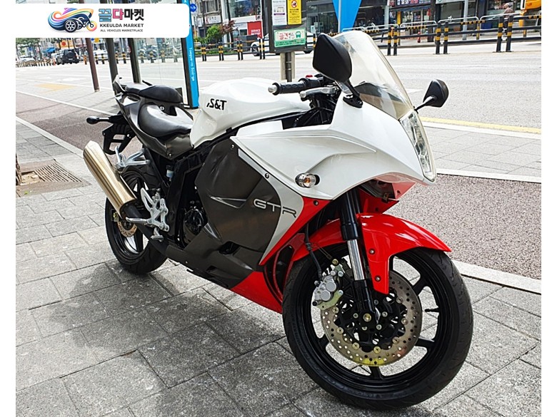 KR/S&T/효성 코멧 250 R 2015년식 KR 모터스 / 코멧 250
