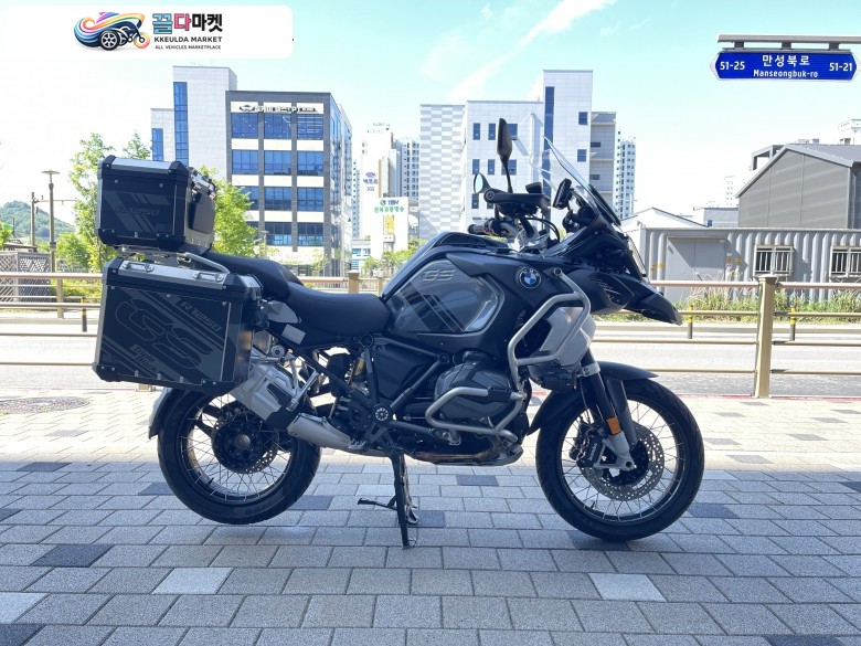 BMW R 1250 GS 어드벤처 2022년식 BMW R1250GS ADV 22년식 트리플블랙 컨디션 최상 차량 판매합니다.