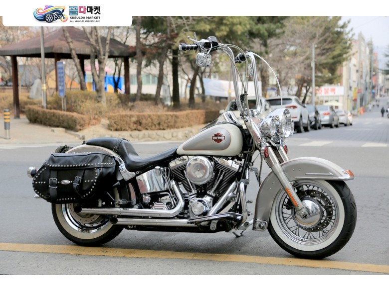 할리데이비슨 헤리티지소프테일클래식 2002년식 배기구변된 헤리티지