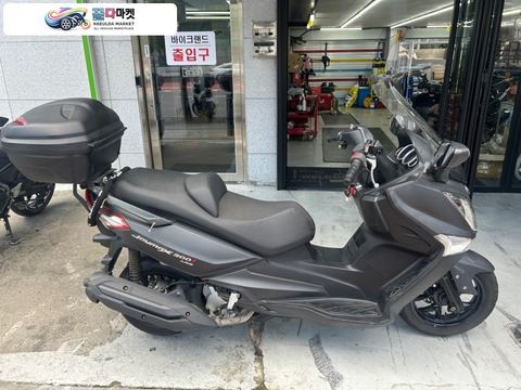 SYM 조이맥스 300 i ABS 2016년식 [ 가와사키영등포 바이크랜드 / SYM 대만스쿠터 ABS 장착되어있습니다. 탑박스와 보조스크린 장착, 출퇴근용으로 관리잘된 조이맥스300abs입니다 ]