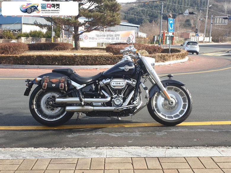 할리데이비슨 팻보이 114 2019년식 2019 미드나잇 블루 팻보이 판매합니다