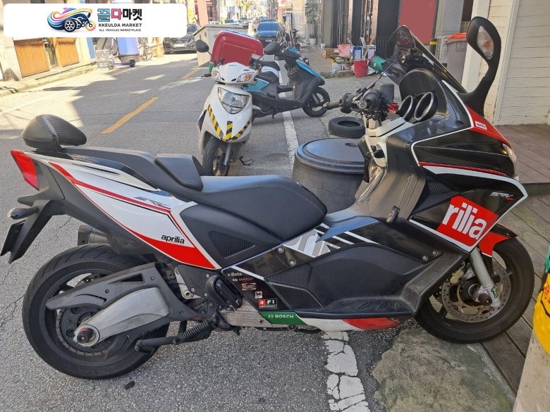 아프릴리아 SRV 850 2017년식 등록년식19년 srv850 (사일런스 제거 구변완)