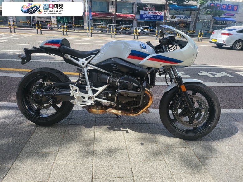BMW R 나인 T 레이서 2018년식 키로수 짦은 레이서 팝니다.
