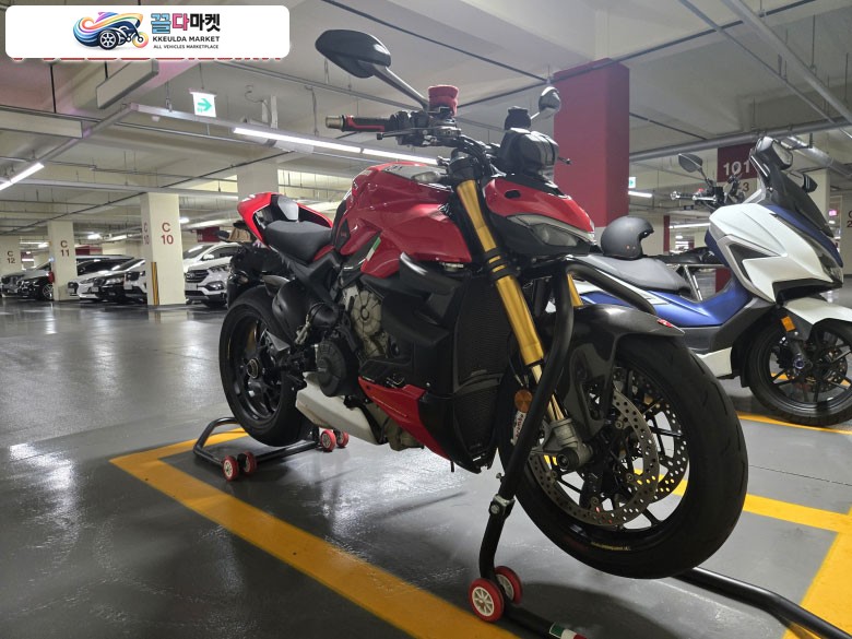 두카티 스트리트파이터 V4 S 2020년식 스트리트 파이터 v4s 판매