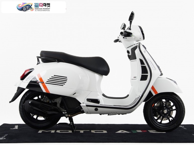 베스파 GTS 125 슈퍼스포츠 2025년식 [베스파공식]무료배송+카드무이자 ~16개월, 신형 GTS 125 슈퍼스포츠 - 화이트