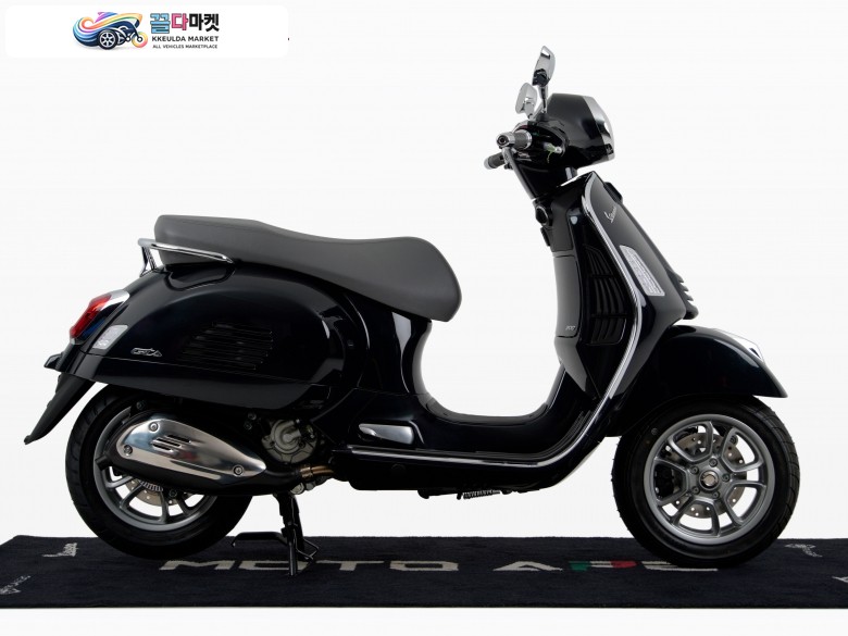 베스파 GTS 300 클래식 2025년식 [베스파공식]무료배송+카드무이자 ~16개월, 신형 GTS 300 클래식 스마트키버전 - 블랙