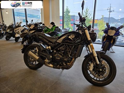베넬리 레온치노 500 2022년식 레온치노 500 4,200km