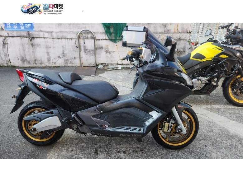 아프릴리아 SRV 850 2017년식 스쿠터계의 대장~~아프렐리아 srv850~~2017년식 아크라포빅