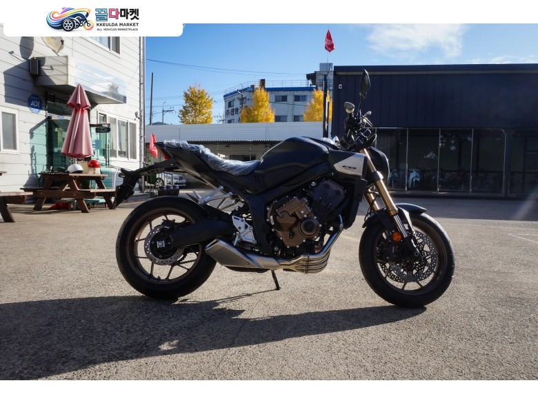 혼다 CB 650 R ABS 2024년식 [신차]HONDA 혼다 2025년 CB650R 세계 최초 E클러치 자동 제어 시스템 적용