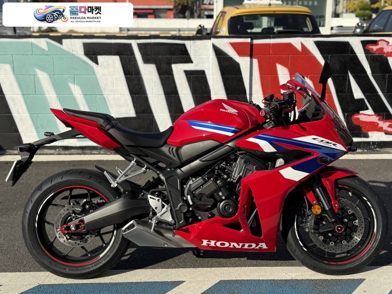 혼다 CBR 650 R E 클러치 2024년식 2024년식 혼다CBR650R e-클러치 튜닝된바이크 신차판매 SN바이크