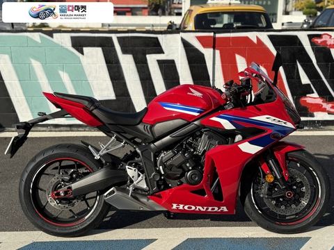 혼다 CBR 650 R E 클러치 2024년식 2024년식 혼다CBR650R e-클러치 튜닝된바이크 신차판매 SN바이크