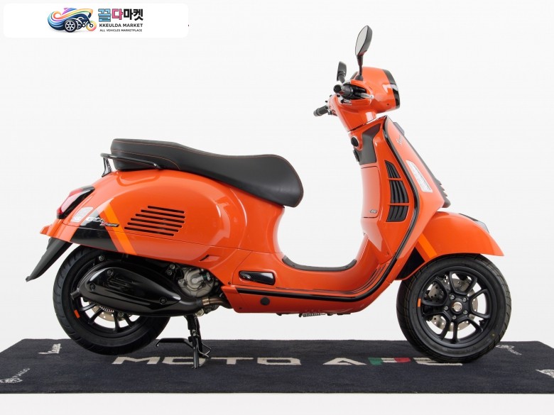 베스파 GTS 300 슈퍼스포츠 2025년식 [베스파공식]무료배송+카드무이자 ~16개월, 신형 GTS 300 슈퍼스포츠 - 트라몬토 오렌지