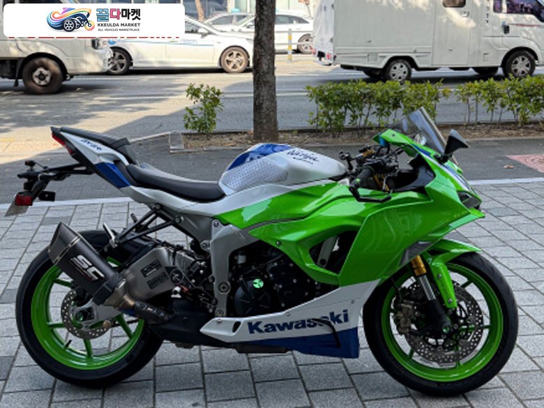 가와사키 닌자 6 R 2024년식 24년식 가와사키 ZX-6R 40주년 / 1,850만원 / 10,368km / 구변완료 / 풀옵션 900만원