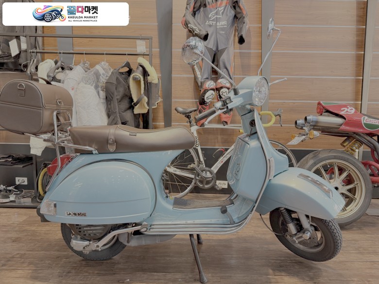 베스파 PX 125 2017년식 베스파 PX125 70주년 기념 한정판!