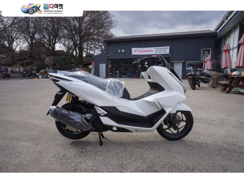 혼다 PCX 125 ABS 2025년식 [신차] PCX125 신형 26년식 / 순정 열선그립 추가 / 테일램프 헤드라이트 리어서스펜션 변화