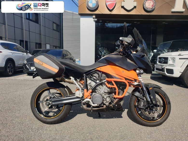 KTM 990 SMT 2009년식 옵션 잘~꾸며지고 주행거리 짧은 KTM 990SMT 판매 합니다.