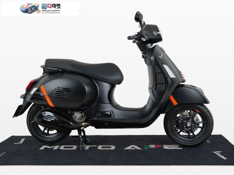 베스파 GTS 300 슈퍼스포츠 2025년식 [베스파공식]무료배송+카드무이자 ~16개월, 신형 GTS 300 슈퍼스포츠 - 무광블랙