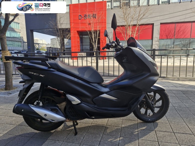 혼다 PCX 125 FI 2018년식 드라이브애드/DB-087/ 혼다 / PCX /18년식/ 1만km(메다 교체) /중고 오토바이 판매