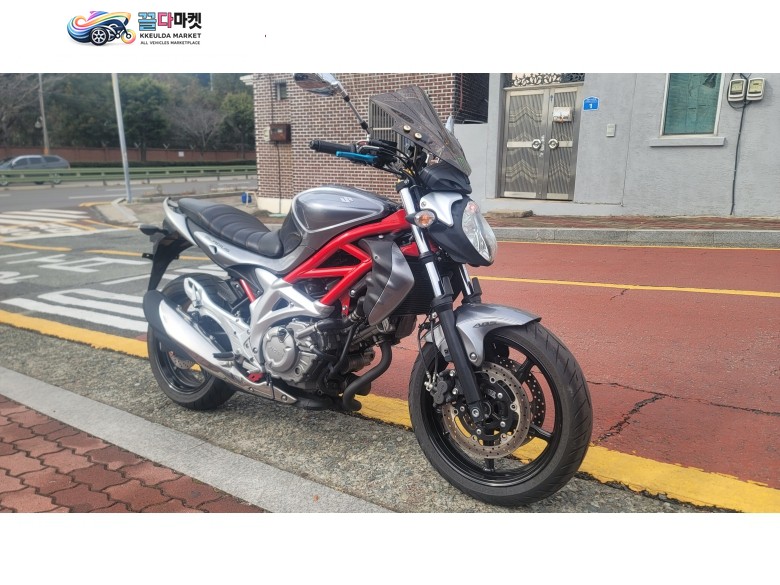 스즈끼 글라디우스 650 2010년식 연식대비 아주좋은 스즈끼 글라디우스650 팝니다