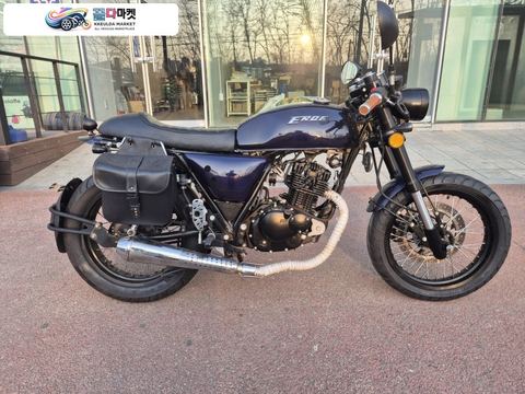 엘로이 헌터 125 S 2019년식 엘로이 헌터125S 퍼플블랙컬러 옵션다수 모델