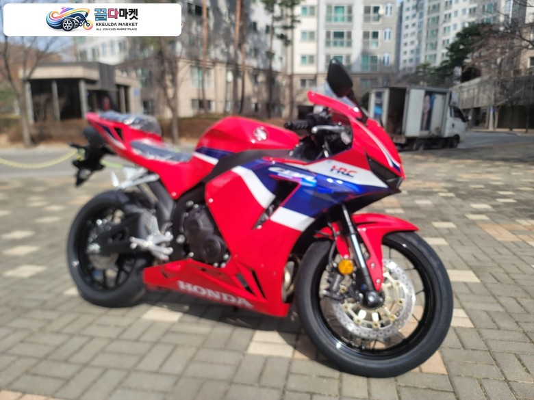 혼다 CBR 600 RR 2025년식 2025년 CBR600RR 신차 서울 무주행 팝니다.