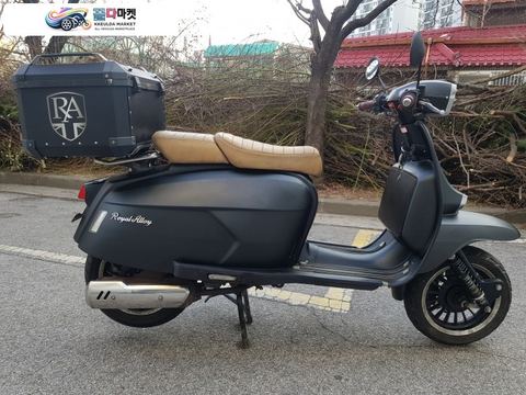 로얄 알로이 GP 125 AC 2020년식 20년식 상태 좋은 클래식 스쿠터 로얄알로이125 블랙 서울 동대문 판매합니다.