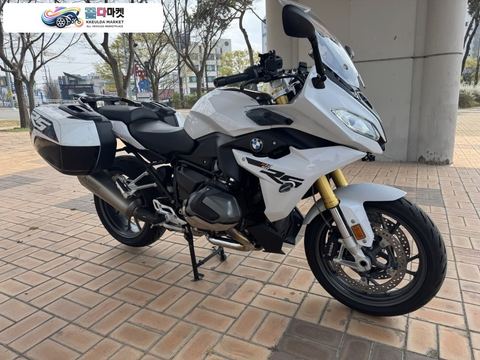 BMW R 1250 RS 2023년식 BMW R1250RS 일인신조 키로수짧은 바이크 신차금 판매합니다.
