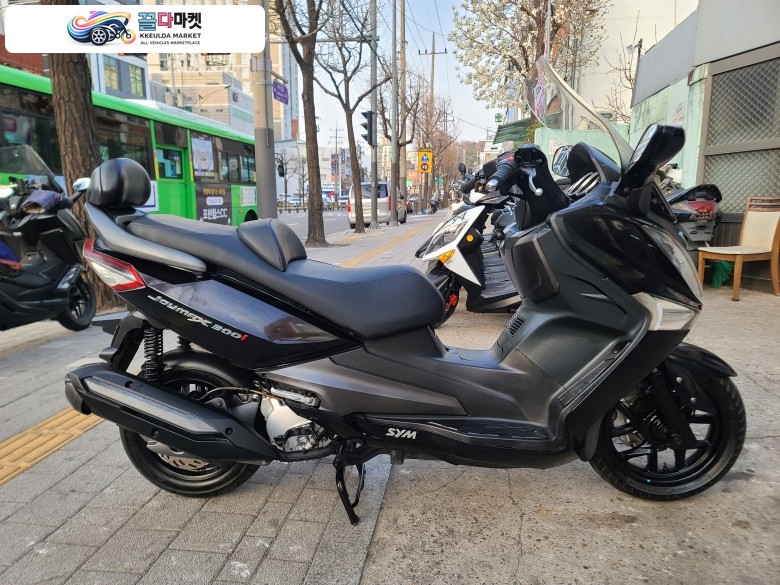 SYM 조이맥스 300 i ABS 2014년식 유성바이크   전차종 매입가능   대차 가능  깔끔  합니다