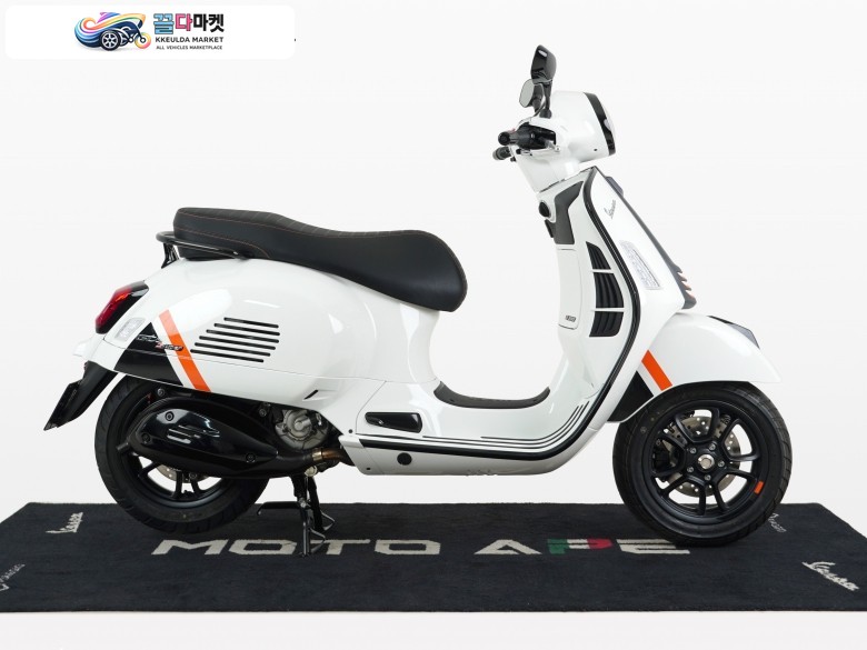 베스파 GTS 300 슈퍼스포츠 2025년식 [베스파공식]무료배송+카드무이자 ~16개월, 신형 GTS 300 슈퍼스포츠 - 화이트