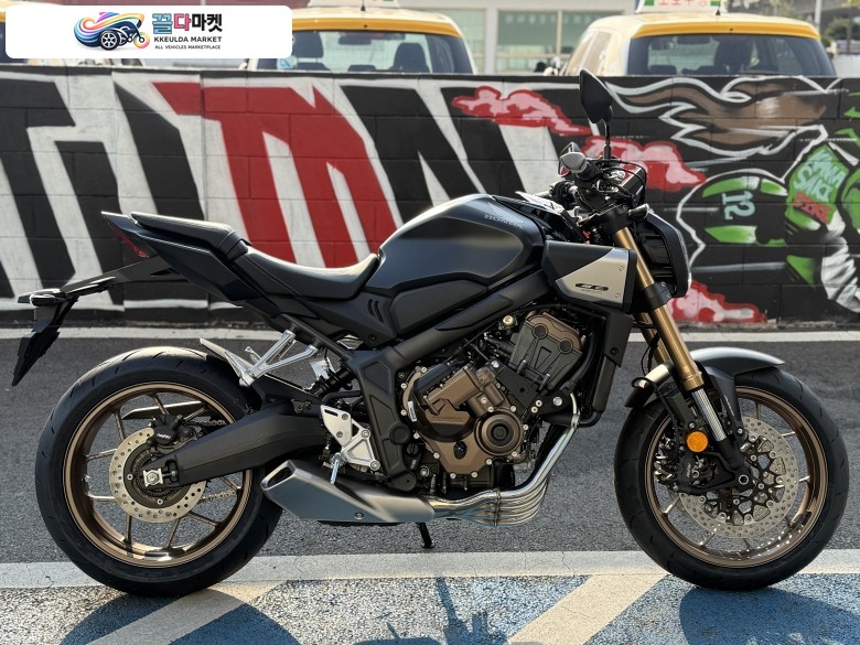 혼다 CB 650 R E 클러치 2025년식 모토몰 - 전국최대 바이크쇼핑몰 / 혼다CBR650R e-클러치 튜닝된바이크 신차판매 SN바이크