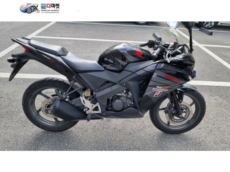 혼다 CBR 125 R 2015년식 CBR 125R 팝니다