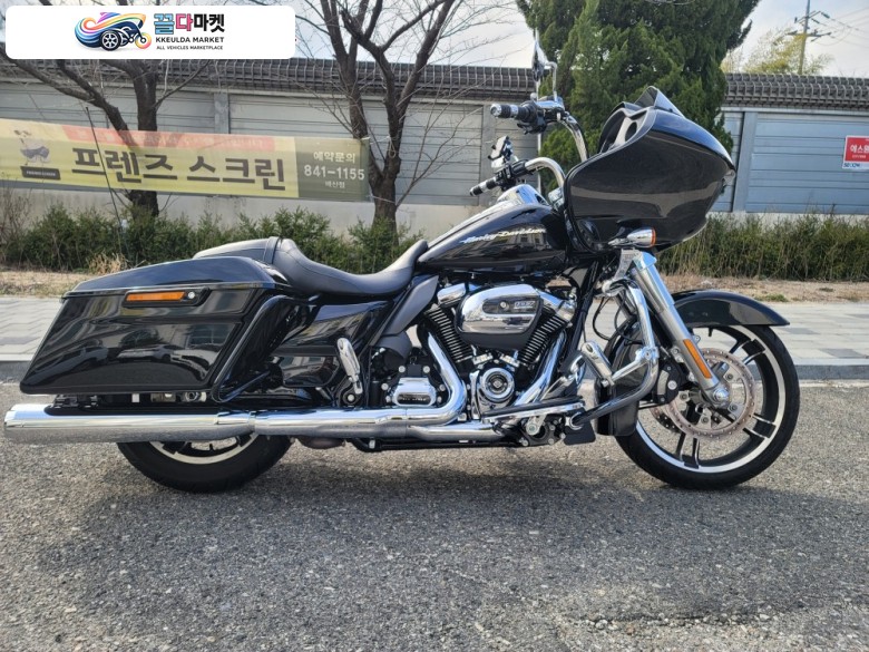 할리데이비슨 로드 글라이드 2019년식 짧은 적산거리 15500km 신차 컨디션 로드글라이드 풀옵션 판매합니다 vision-motors