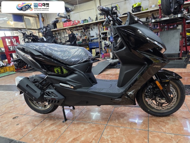 킴코 KRV 200 2025년식 대구 금강모터스 킴코 KRV200 판매합니다. (대차가능,신차판매,구변대행,매입,할부,렌트,리스,위탁)