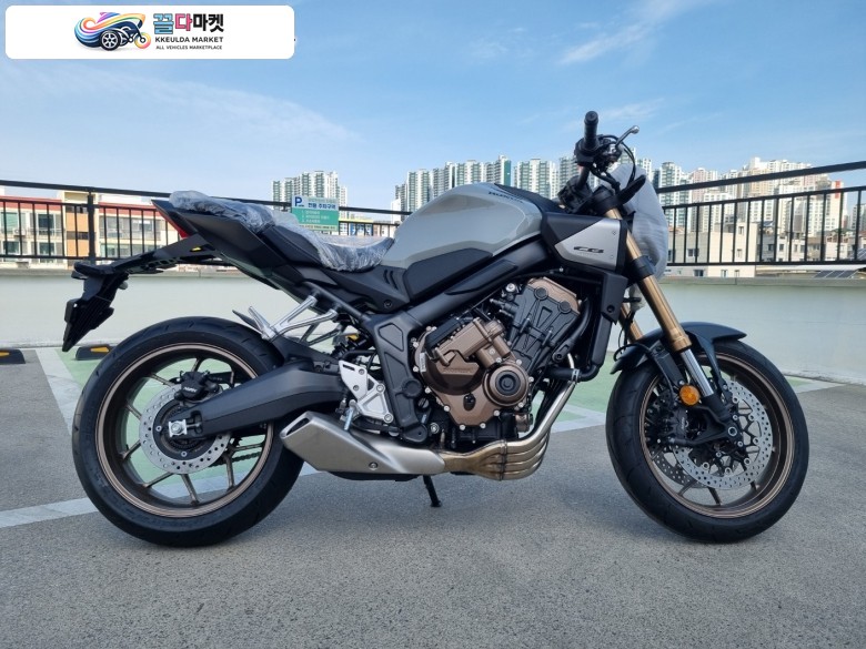 혼다 CB 650 R E 클러치 2025년식 울산 동구 OK모터뱅크~인기좋은 2025년식 혼다 CB650R E클러치 핫!핫!클릭!!