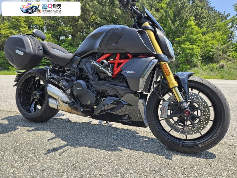 두카티 디아벨 1260 S 2020년식 2020년디아밸1260s 검둥이. 무꿍,무슬립 깨끗한디아벨