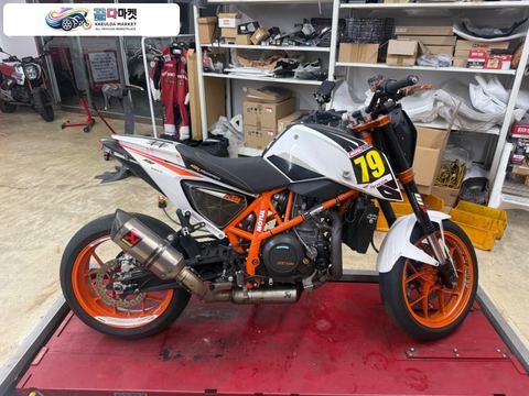 KTM 690 듀크 R 2015년식 2015 듀크 690R